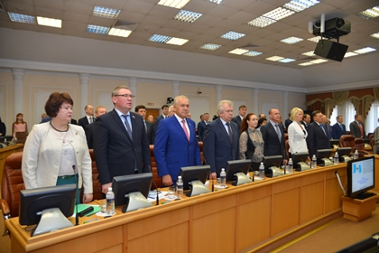 Под руководством Сергея Брилки начала работу 49 сессия Законодательного Собрания