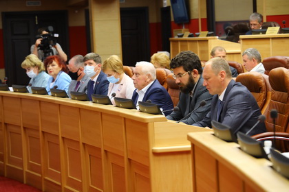 На депутатском контроле остается ситуация с новой коронавирусной инфекцией в Иркутской области