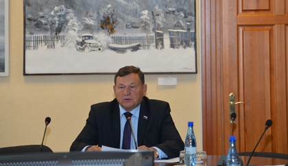 Комитет по госстроительству готовит вопросы к сессии