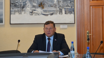 На заседании комитета по законодательству о госстроительстве