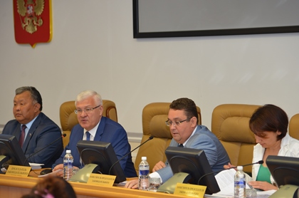 Заксобрание обратится к Дмитрию Медведеву по вопросу создания военной кафедры на базе ИРНИТУ