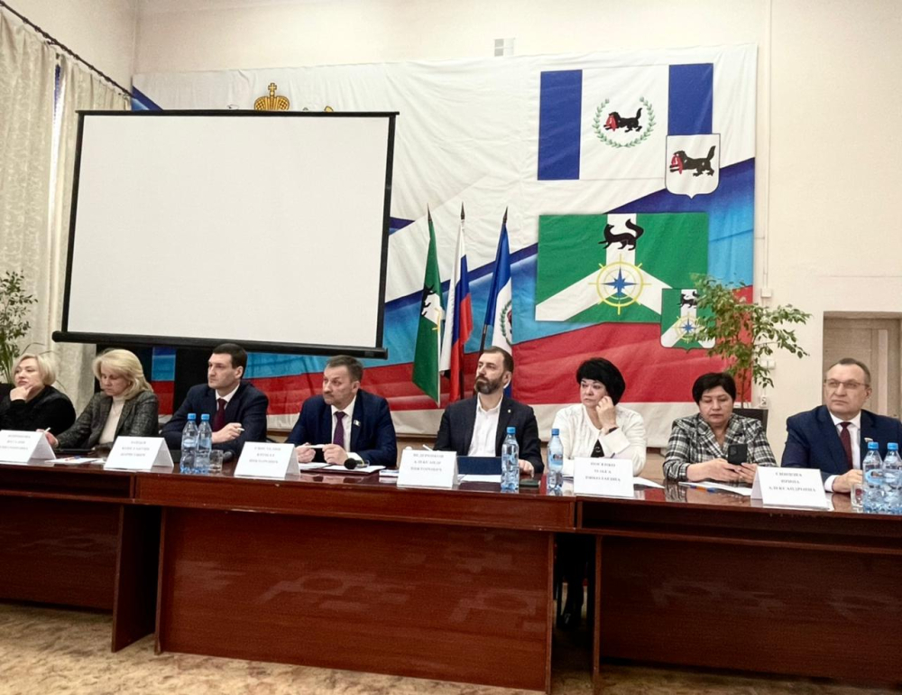 Депутаты ЗакСобрания встретились с активом Киренского района в рамках рабочей поездки в территорию