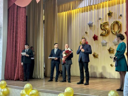 Областные парламентарии поздравили с юбилейными датами учебные заведения региона