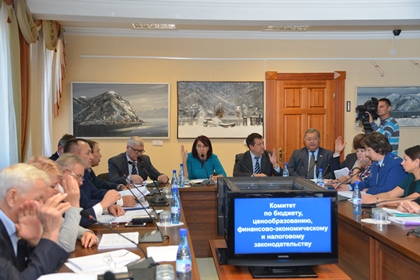 Поправки в областной бюджет на текущий год обсудили в Законодательном Собрании