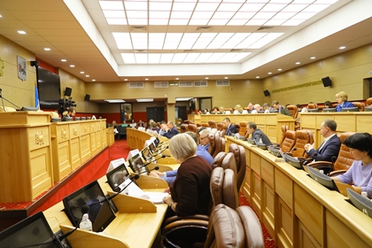 Утверждена предварительная повестка 5-й сессии Законодательного Собрания