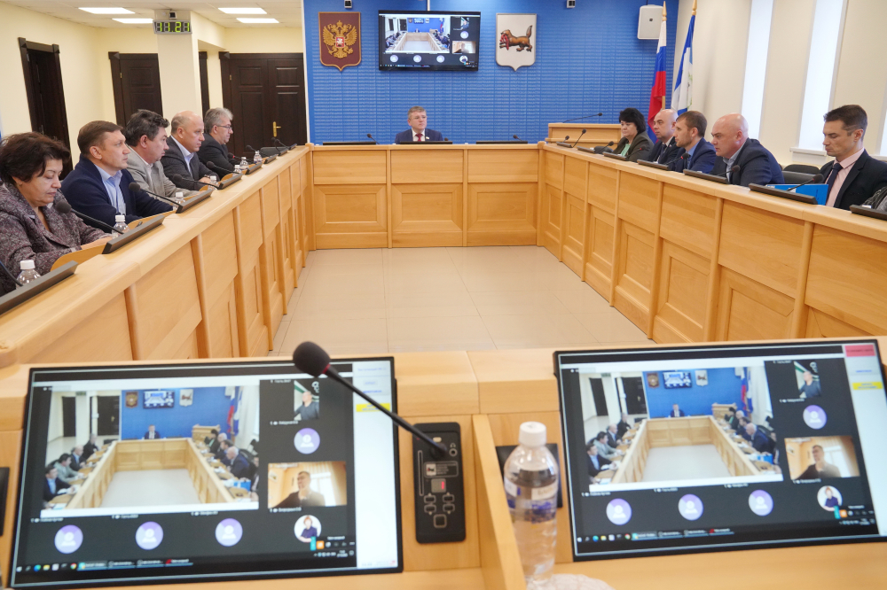 Депутаты ЗС призвали усилить контроль за льготными пассажирскими перевозками