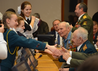 Итоги конкурса на лучшее мероприятие по патриотическому воспитанию молодежи подвели в парламенте области