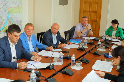 На заседании комитета по собственности и экономической политике был рассмотрен ряд депутатских запросов