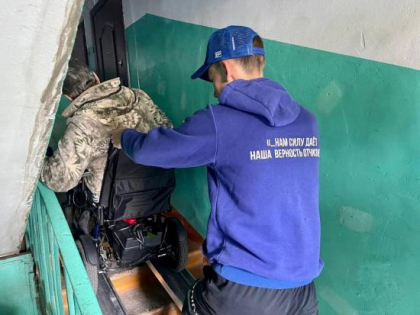 Депутат ЗС Даниил Литвинов помог приобрести пандус для женщины с ограниченными возможностями здоровья