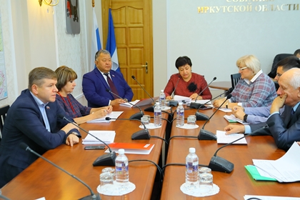 Комитет по социально-культурному законодательству рекомендовал направить положительный отзыв на два федеральных законопроекта 