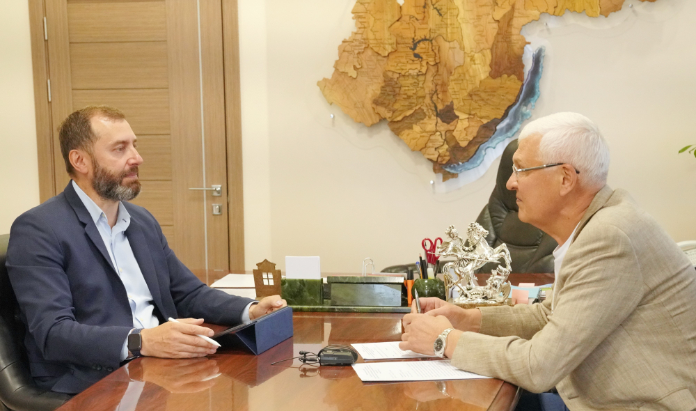 Александр Ведерников и Сергей Брилка обсудили проведение Дней Иркутской области в Совете Федерации 