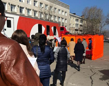 Сотрудники аппарата и депутаты Молодежного парламента приняли участие в акции «День донора» 