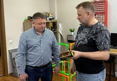 Поддержка образовательных программ по подготовке будущих IT-специалистов стала темой встречи депутата ЗС Андрея Духовникова с педагогами компьютерной школы