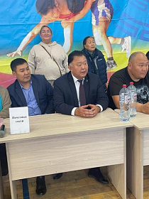 Идею создания памятника обладателю Кубка мира по вольной борьбе Олегу Алексееву обсудил Кузьма Алдаров с родственниками спортсмена