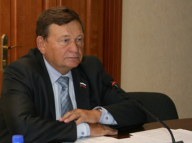 Комитет по госстроительству готовит вопросы к сессии 