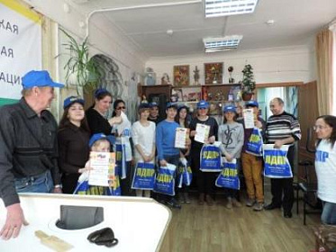 Ангарскому обществу слепых выступать с концертами и проводить соревнования помогает Дмитрий Ершов
