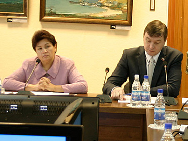 Работу в регионе иностранцев и квотирование мест для подростков и инвалидов обсудил комитет по социально-культурному законодательству 