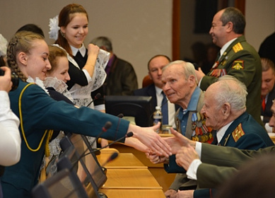 Итоги конкурса на лучшее мероприятие по патриотическому воспитанию молодежи подвели в парламенте области